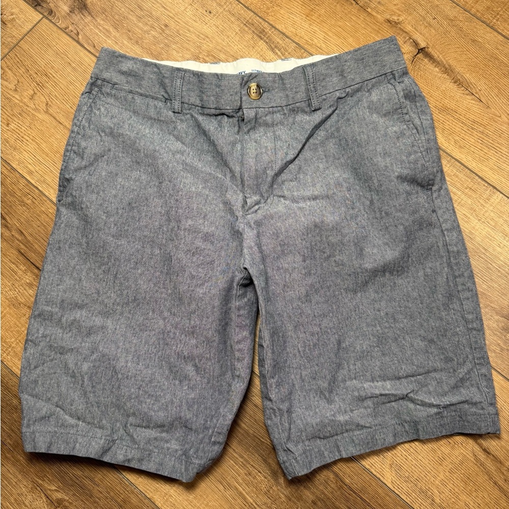 Old Navy Men's Flat Front Gray Shorts